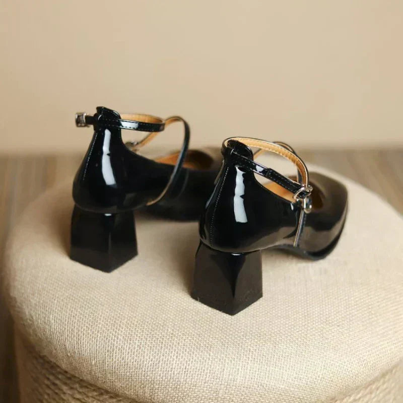 Eleganti Pumps con Cinturino alla Caviglia