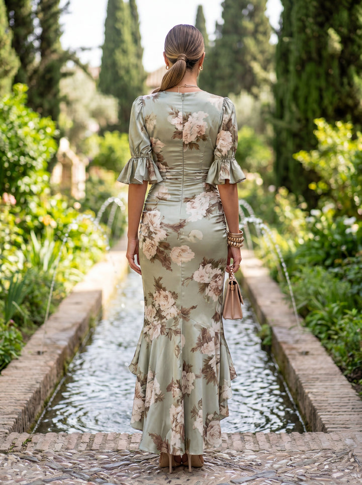 Ana Abito lungo asimmetrico in satin verde con scollatura a V