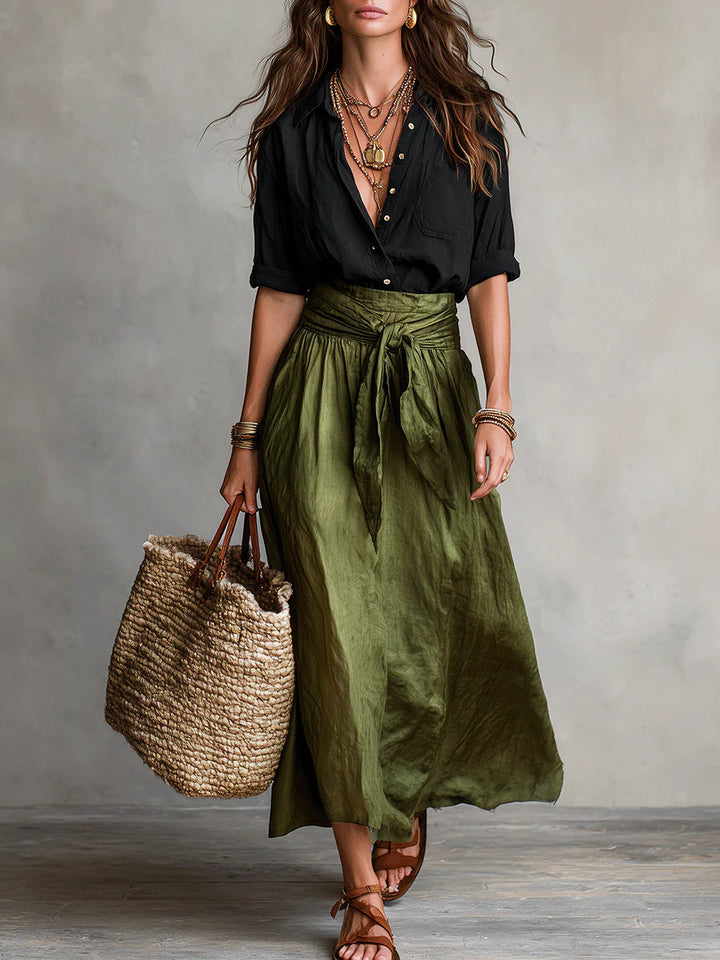 Luisa – Completo di due pezzi: maglietta nera e gonna midi verde oliva