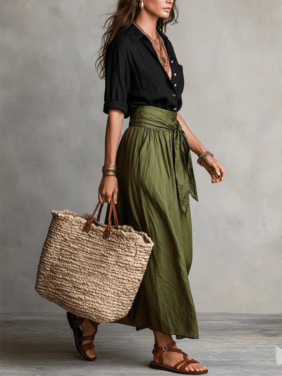Luisa – Completo di due pezzi: maglietta nera e gonna midi verde oliva