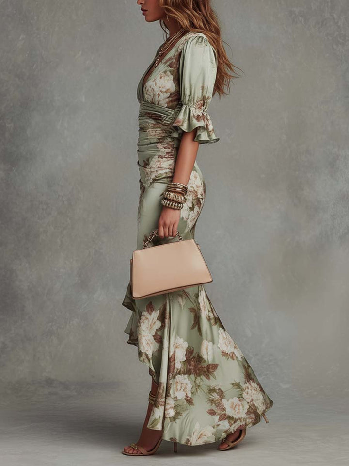 Ana Abito lungo asimmetrico in satin verde con scollatura a V