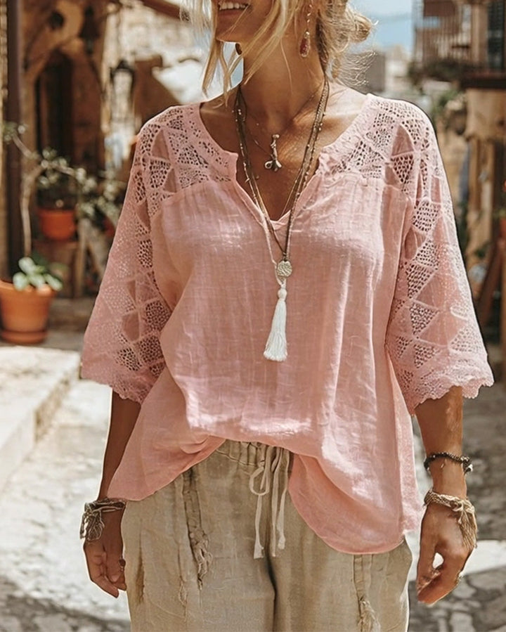 Anna | Blusa con scollo a V e dettagli in pizzo